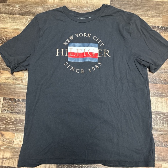 Tommy Hilfiger Black New York City Tee - Picture 1 of 3